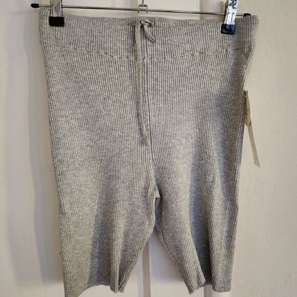 Madden Girl 2 Piece Ribbed Knit Tank Top and Biker Short Set Size Large - Picture 3 of 11